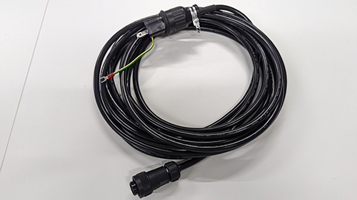 軽キャンピングカー 外部電源ケーブル
